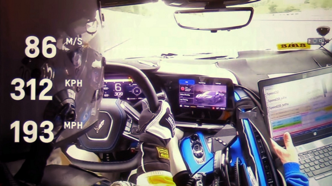 Technik ukázal, s jakým nadhledem může 312 km/h zvládat auto za 1,39 milionu Kč