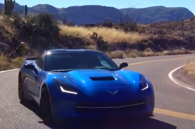 Corvette Stingray 2013 na novém oficiálním videu pózuje i v akci, amatérské záběry ze silnic ukázaly víc