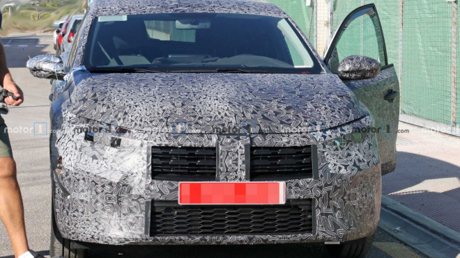 Nová Dacia Sandero poprvé nachytána při testech, míří vzhůru ve všech ohledech