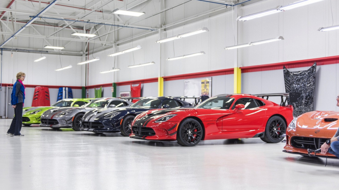 Podívejte se, jak probíhalo dodání největší objednávky poslední generace Dodge Viper