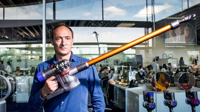 Britský miliardář chce změnit svět aut technikou vysavačů. Je naivní, či geniální?
