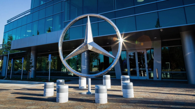 Mercedes potichu přiznává, že nemá pod kontrolou emise svých aut, čeká pokutu 51 miliard