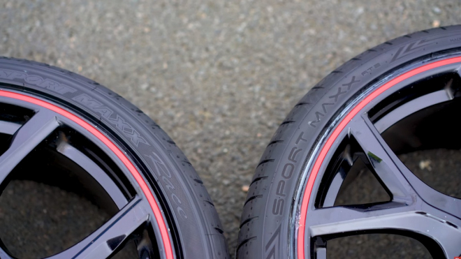 Dokáží jen o stupeň lepší pneu zrychlit vůz tak, že amatér porazí profíka?