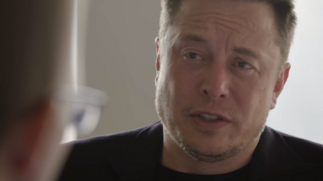 Elon Musk v rozhovoru přiznal, že o stavu Tesly většinu roku lhal. A nebo lže teď