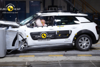 Crash testy: Nissan X-Trail a Mercedes V uspěly, Cactus méně
