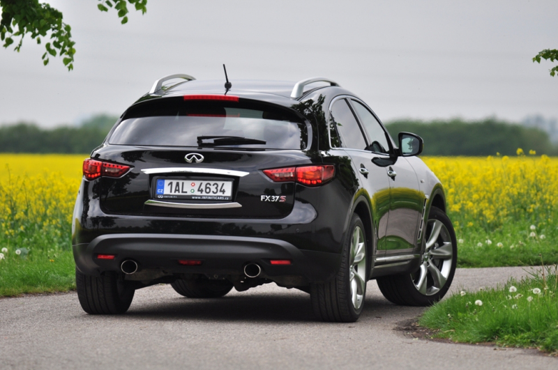 Test Infiniti FX37S: stačí šestiválec? - 18 -