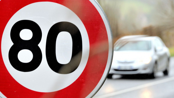 Francie změní nejvyšší povolenou rychlost na silnicích. Neuvěříte, jakým směrem