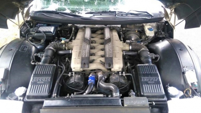 Čech prodává nejlevnější dvanáctiválcové Ferrari v Evropě. Má jen jednu vadu