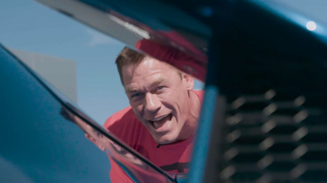 John Cena vrátil Fordu úder za hloupou žalobu, automobilka teď vypadá ještě hůř
