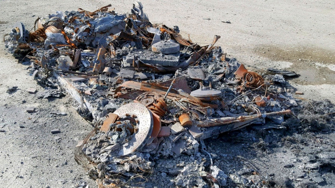 Z totálně shořelého Ferrari už zbyla jen hromada popela, přesto je takto na prodej