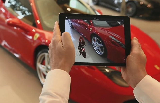 Také Ferrari sází na virtualní realitu, tablety pozmění vozy v showroomech (+ video)
