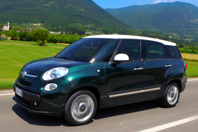 Fiat 500 L Living: dvojí prodloužení na nových fotkách a videích, známé jsou i ceny