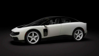Není špatné reklamy? První exemplář otřesného Ferrari Luce se v aukci prodal bezmála za 1 miliardu korun