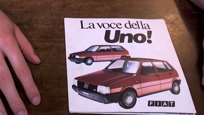Podívejte se, co skrývala brožura k Fiatu Uno. Nic bláznivějšího jen tak neuvidíte
