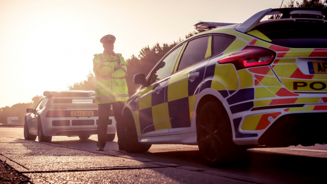 Policie osedlala nový Ford Focus RS. Aby zastavila monstrum skupiny B