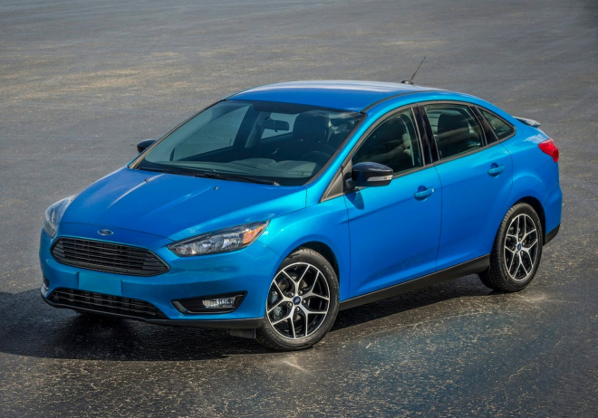 Ford Focus Sedan 2015: král amerických kompaktů chce hájit trůn faceliftem