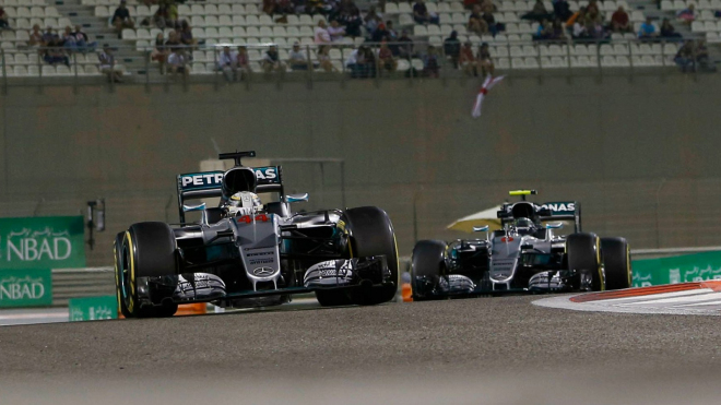 Hamilton chtěl vyhrát titul v F1 tak, že jel pomalu. Nevyšlo to, obdiv patřil jiným