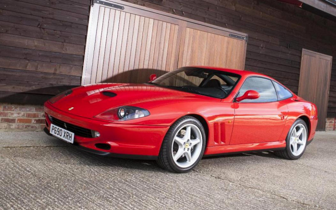 Krásné Ferrari s manuálem nemusí stát jmění, tohle 550 Maranello je důkazem