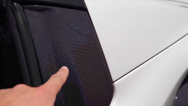 Obyčejný chlapík se dostal k Ferrari i s ceníkem jeho příplatků. A nestačil se divit