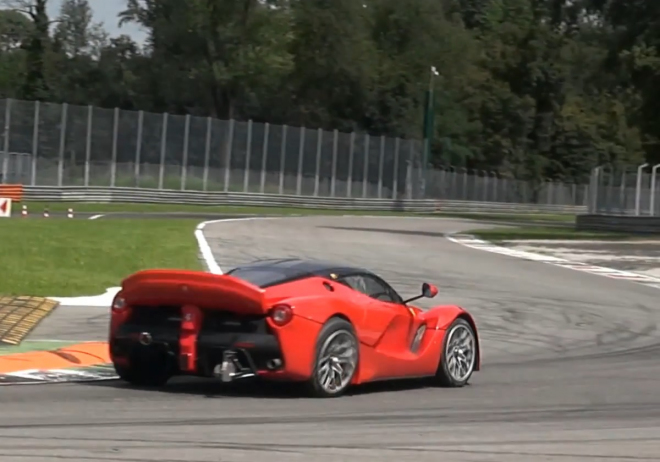Ferrari LaFerrari XX při testech na Monze málem ztratilo pravé zadní kolo (video)