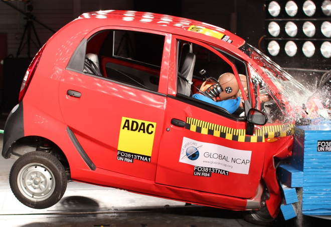 Propadly v crash testu: Tata Nano, VW Polo i Hyundai i10 pro Indii