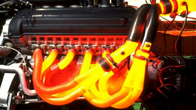 Slavný konstruktér řekl, jak dnes dostane na trh motor bez turba točící 12 tisíc ot.