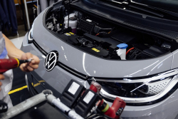 Většina nejvyššího vedení VW už přiznává, že firma bojuje o přežití, volá po radikálních změnách