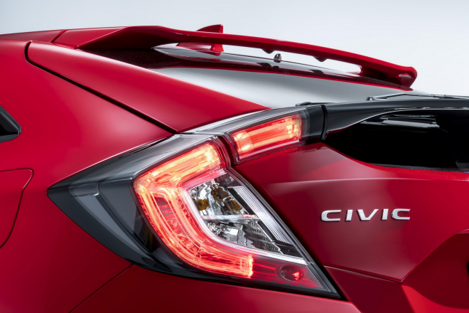 Nová Honda Civic pro Evropu potvrzena pro Paříž, dorazí jako hatchback i sedan