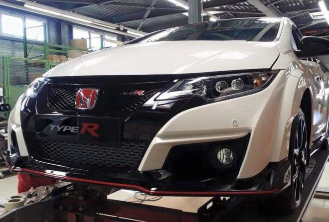 Nová Honda Civic Type-R: sériová verze nafocena bez maskování