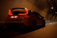 Honda Civic Type-R 2015 se poprvé ukázala v akci, prosvištěla temným tunelem (video)