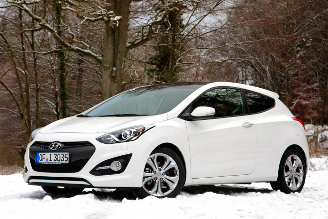 Hyundai i30 3D 2013: pár čerstvých fotek nového třídvířka