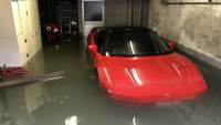 Sám majitel označil tohle auto za &bdquo;utopený šrot&rdquo; s 237 tisíci najetými km. V aukci se o něj strhla mela, prodalo se za absurdní peníze