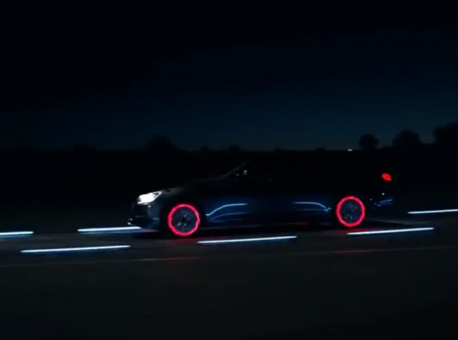 Hyundai předvádí fungování svého 4x4 HTRAC, efektně s LEDkami na kolech (video)