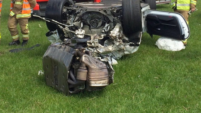 Tohle zbylo z vrcholného Porsche po drsné nehodě. Kde se stala, uhádnete