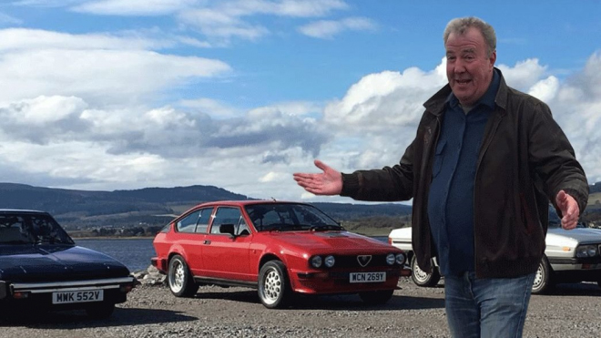 Clarkson v testu srovnává tři italská auta. A čeká, které z nich se rozpadne dřív