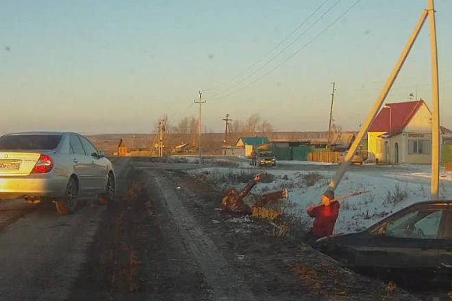 Jen počkej, zajíci! naživo: ruští řidiči se na silnici poprali nožem a lopatou (video)