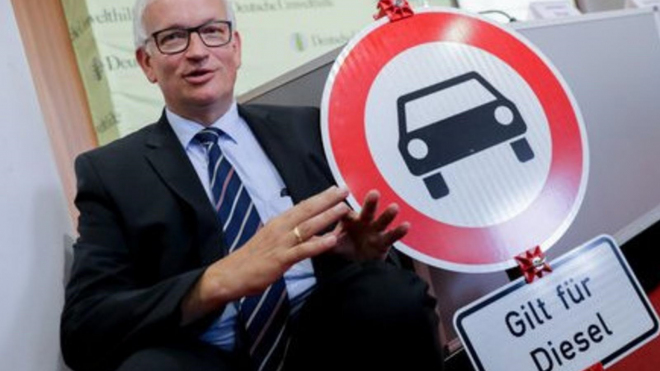Zákazy dieselů v Německu dostaly ránu, zpochybnili je lékaři, o jejichž studie se opírají