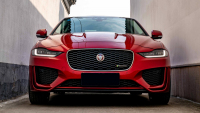 Jaguar pokračuje ve své likvidaci, nově naštval zákazníky, když je bez varování odřízl od chválených aplikací