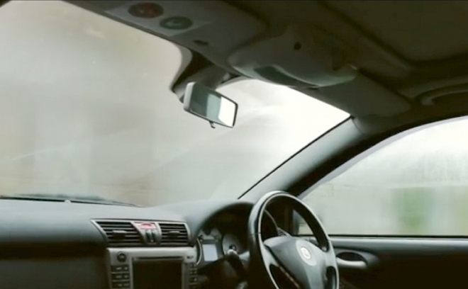 Jak zabránit zamlžování oken auta zevnitř? Stačí drobnosti za pár korun (+ video)