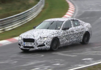Jaguar XF 2016: nová generace se rýsuje, už brousí asfalt na Nürburgringu