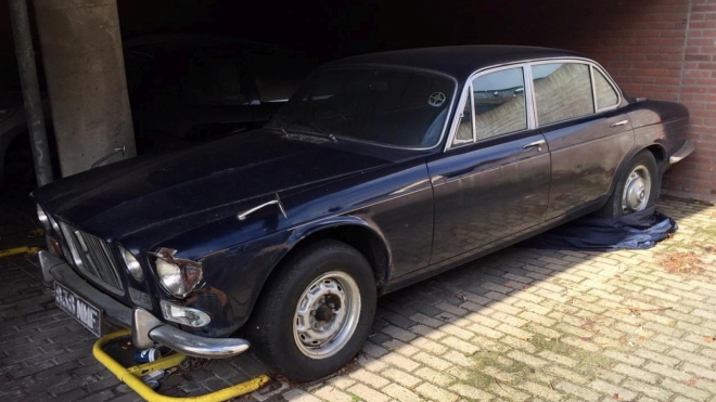 Majitel nechává na ulici chátrat vzácný Jaguar, i když má cenu stovek tisíc