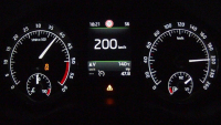 Jak dnes rozličná auta zvládají rychlost 200 km/h? A jakou při ní mají spotřebu?