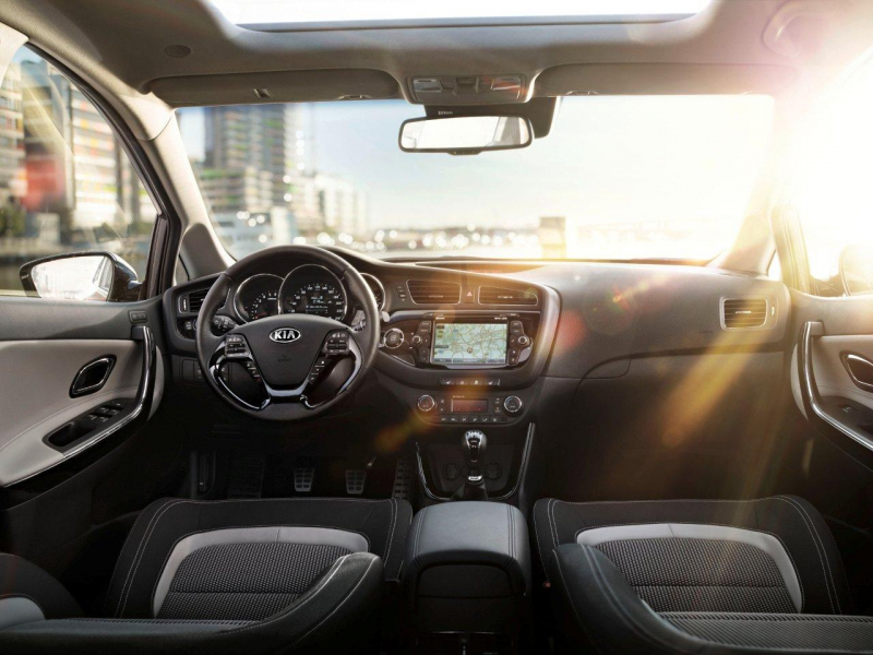 Kia_cee__d_SW_2012_07_800_600.jpg