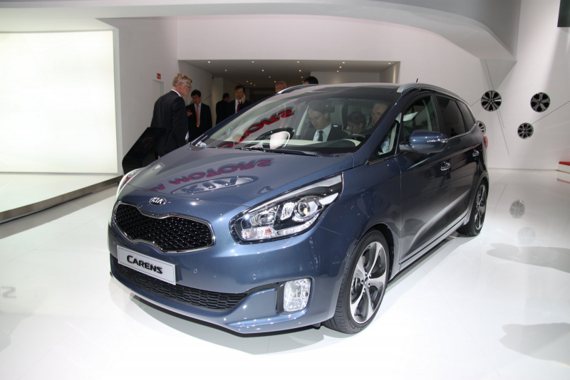 http://www.autoforum.cz/tmp/magazin/k9/Kia_Carens_2013_zive_07_800_600.jpg