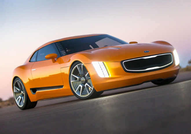 Kia GT4 Stinger nakonec míří do výroby, v showroomech bude ještě letos