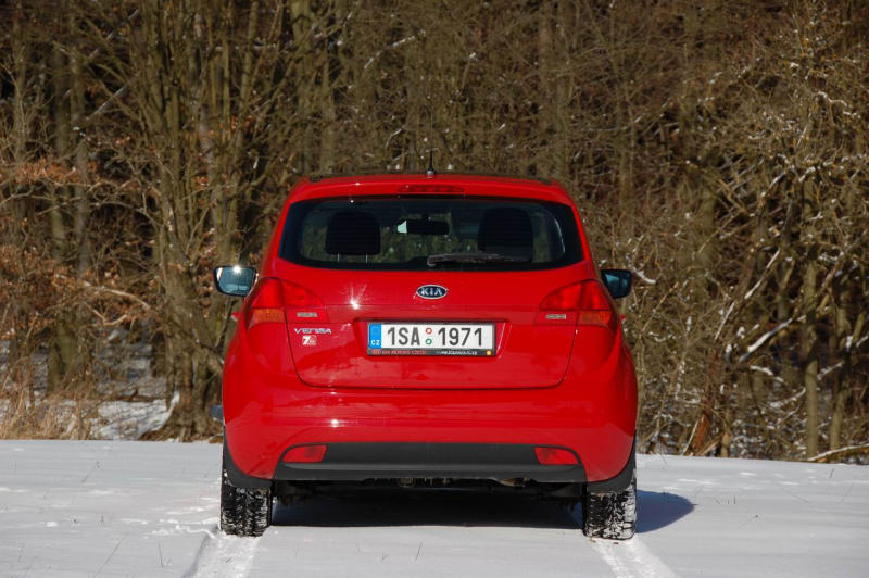 Test Kia Venga: cena není jediné plus - 10 - Kia Venga test interier 03