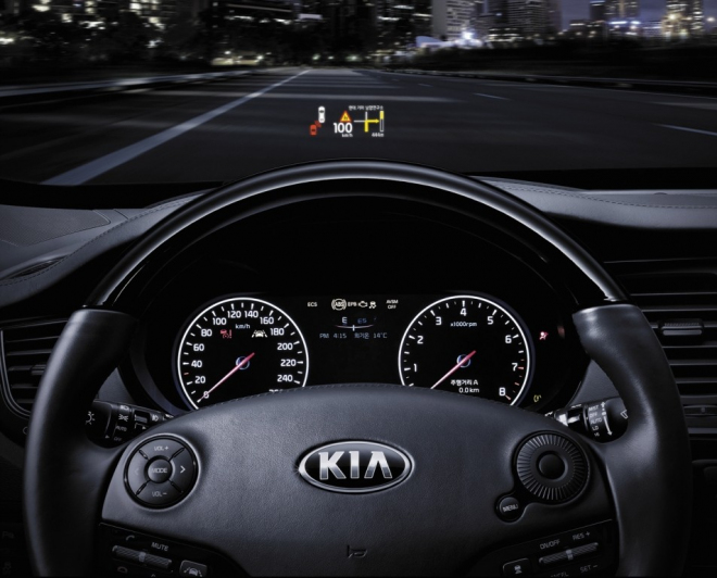 Kia K9: přednosti Schreyerovy sedmy na pár nových fotkách a řadě videí