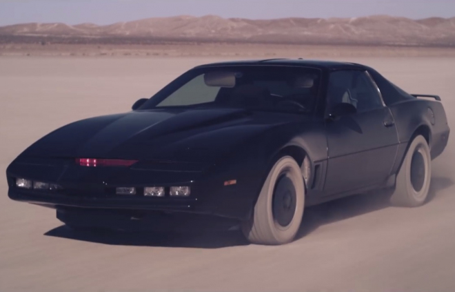 Knight Rider se vrací, je u toho stárnoucí Hasselhoff i Pontiac Firebird Trans Am (video)