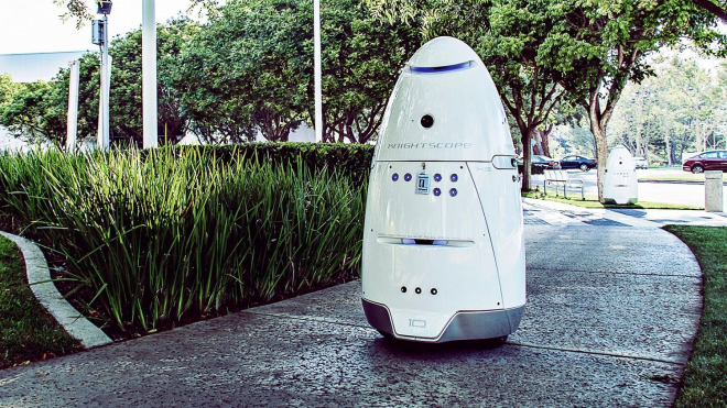 Parkoviště budoucnosti mají před zloději střežit roboti, jezdí už dnes (+ video)