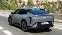 Z automobilek se asi stávají neziskovky. Kia cpe dalších 585 miliard do aut, jako je tento krasavec, i když už ani nečeká, že ho někdo koupí